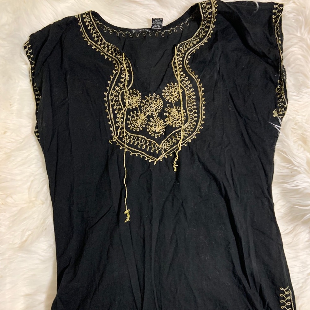Black swim cover up/shirt.  Sz small.